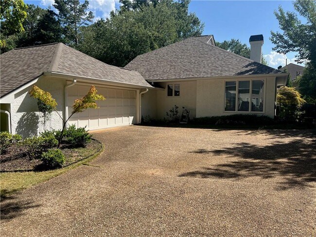 property at 2555 Links End