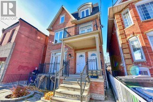 846 Ossington Ave in Toronto, ON - Building Photo