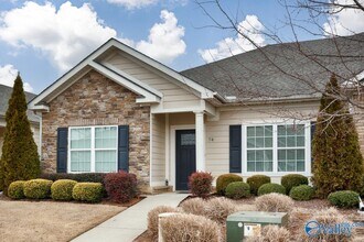 74 NW Moore Farm Cir in Huntsville, AL - Building Photo - Building Photo