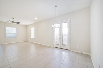 10334 Solitaire Cir in Houston, TX - Building Photo - Building Photo