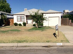 2516 Ashby St in Bakersfield, CA - Building Photo