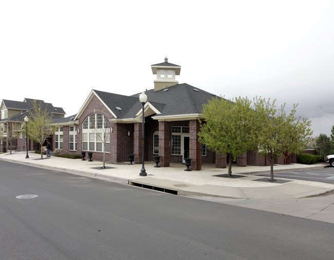 LaSalle Apartment Homes at Savoy in Denver, CO - Foto de edificio - Building Photo