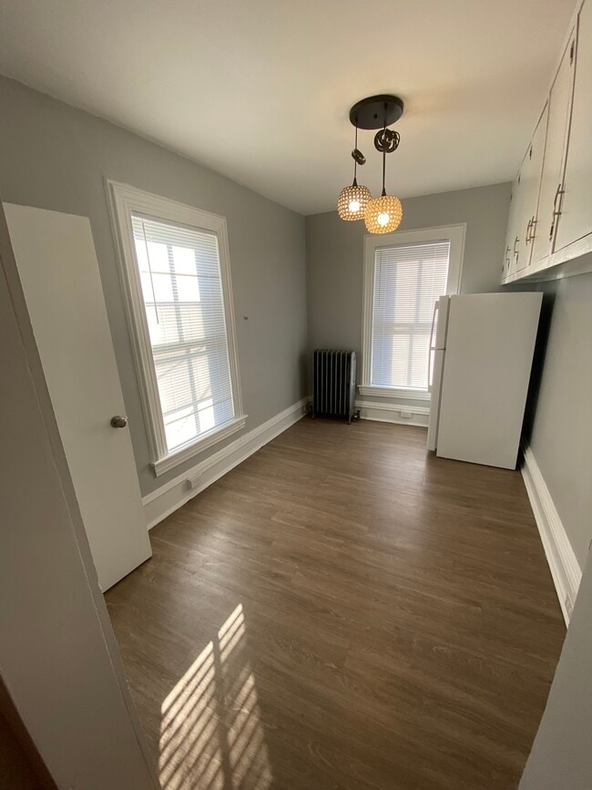 1238 Memorial Ave, Unit Apartment 3