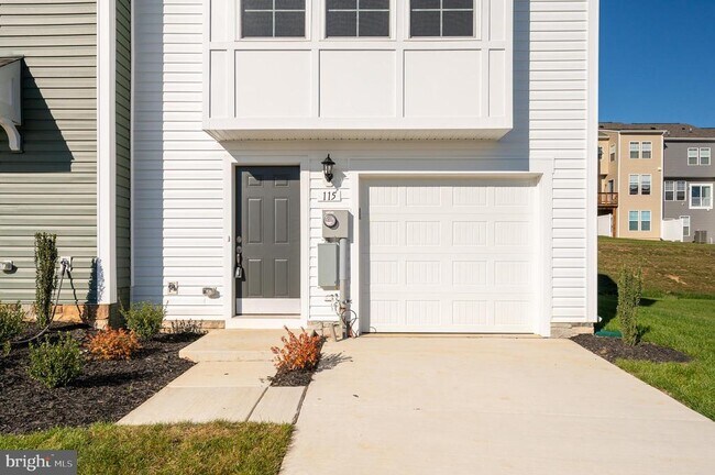 115 Tuxford Rd in Falling Waters, WV - Building Photo - Building Photo