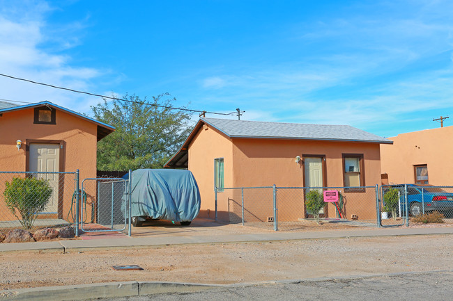 102 W Veterans Blvd in Tucson, AZ - Building Photo - Building Photo