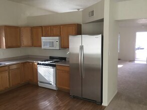 6055 Maddux Pl NW in Albuquerque, NM - Building Photo - Building Photo