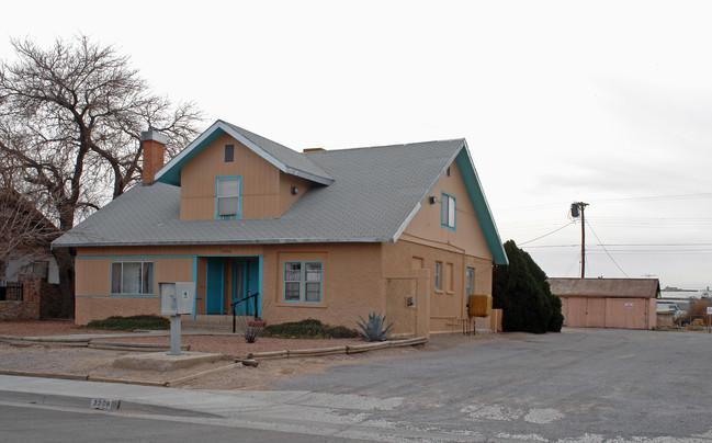 3206 Oak St in Las Cruces, NM - Building Photo - Building Photo