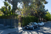 852 W Knoll Dr in West Hollywood, CA - Building Photo - Building Photo