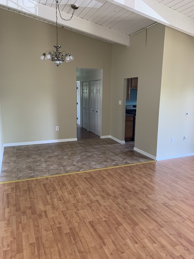 11366 Cherry Hill Rd, Unit 304 in Beltsville, MD - Building Photo - Building Photo