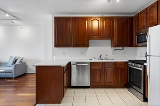 630 N State St, Unit 1609 in Chicago, IL - Building Photo - Building Photo