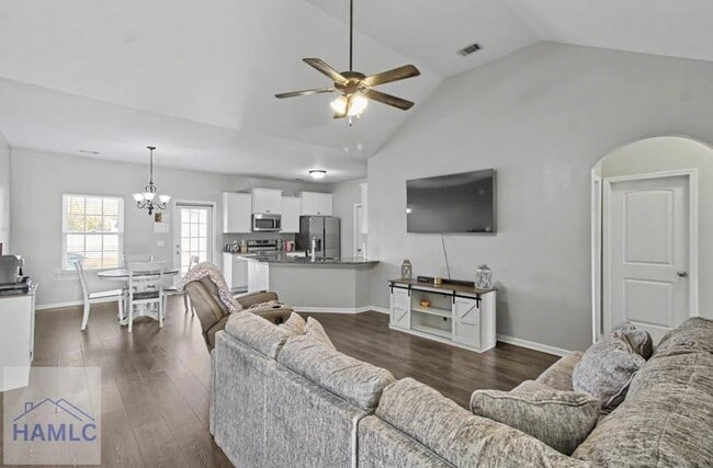 56 Avondale Dr NE in Ludowici, GA - Building Photo - Building Photo