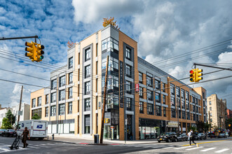 Astor Broadway in Astoria, NY - Building Photo - Building Photo