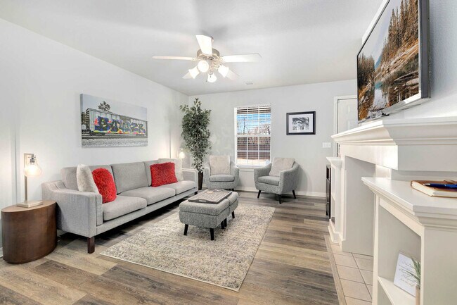 property at 1222 N Iron Horse Dr