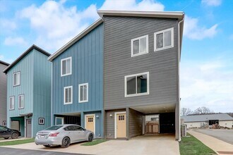 1 W Citra St in Arden, NC - Building Photo - Building Photo