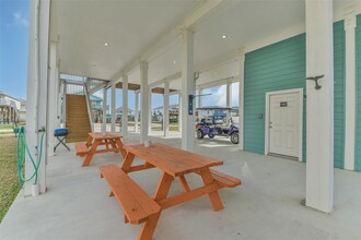 4022 Fort Bend Dr in Galveston, TX - Building Photo - Building Photo