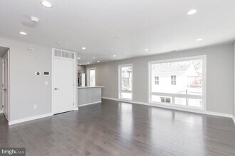 712 S Sartain St in Philadelphia, PA - Building Photo - Building Photo