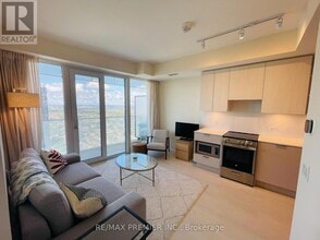 3900 Confederation Pkwy in Mississauga, ON - Building Photo - Building Photo