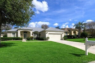 174 W Romany Loop in Beverly Hills, FL - Building Photo