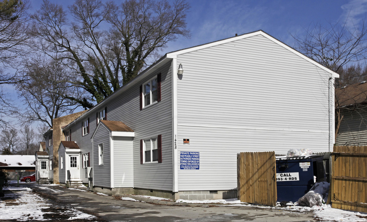 1428 Picadilly St in Norfolk, VA - Foto de edificio