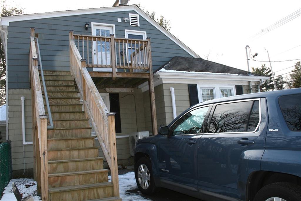 840 Sanderson Rd in Johnston, RI - Building Photo