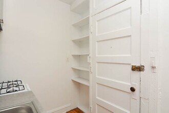 3302 W Schubert Ave in Chicago, IL - Building Photo - Building Photo
