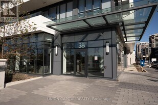 38 Water Walk Dr in Markham, ON - Building Photo