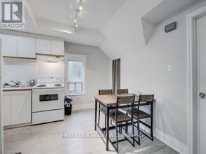 125 Maitland St in Toronto, ON - Building Photo - Building Photo