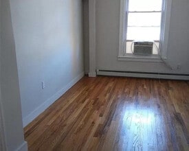 14 Kensington Ave in Jersey City, NJ - Building Photo - Building Photo