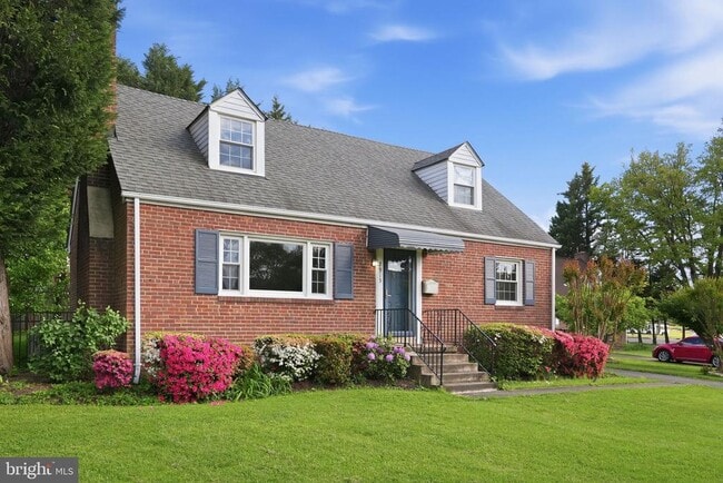 property at 2913 Cleave Dr