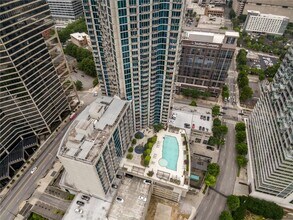 400 W Peachtree St NW in Atlanta, GA - Building Photo - Building Photo