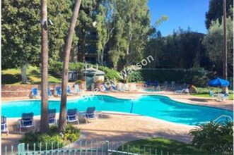 576 N Bellflower Blvd, Unit Stoneybrook in Long Beach, CA - Building Photo - Building Photo