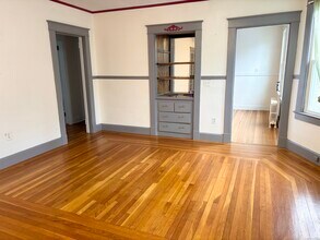 19 Darrow St in New London, CT - Building Photo - Building Photo