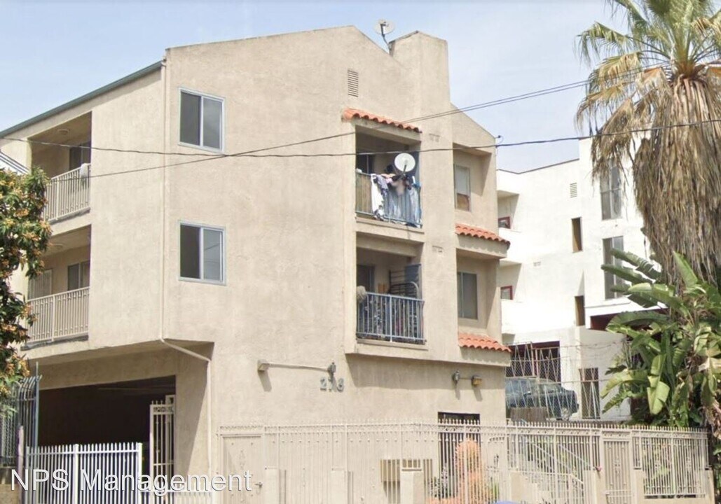 273 S Bonnie Brae St in Los Angeles, CA - Building Photo