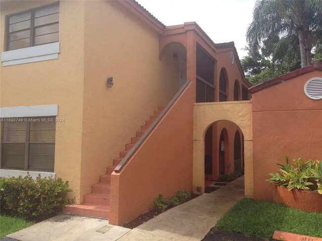 18256 Mediterranean Blvd in Hialeah, FL - Building Photo - Building Photo