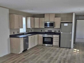 613 Polk St in De Soto, IA - Building Photo - Building Photo