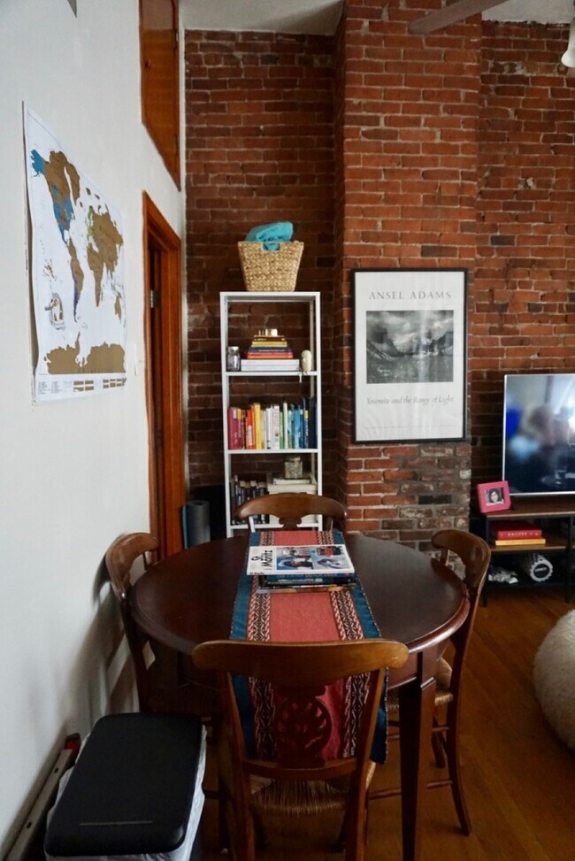 471 Massachusetts Ave, Unit 3-2 in Boston, MA - Building Photo - Building Photo