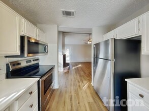 1210 Hidden Creek Dr in Mansfield, TX - Building Photo - Building Photo