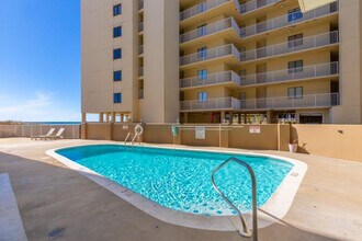 511 E Beach Blvd in Gulf Shores, AL - Foto de edificio - Building Photo