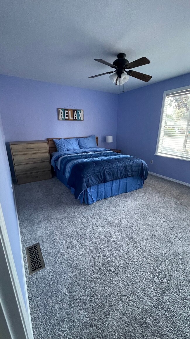 property at 33640 27th Pl SW