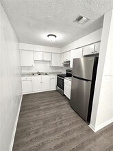 13714 N 20th St in Tampa, FL - Building Photo - Building Photo