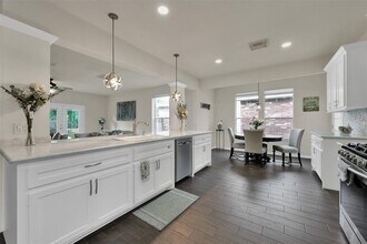 155 Snug Harbor Dr in Montgomery, TX - Building Photo - Building Photo