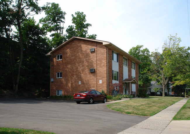 619 Oak St in East Lansing, MI - Foto de edificio - Building Photo