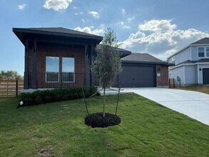 100 Dreyer in Kyle, TX - Building Photo - Building Photo