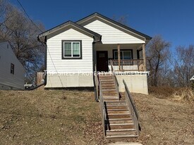 501 Kirkwood Ave in Des Moines, IA - Building Photo