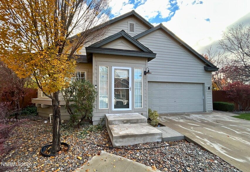 5353 Desert Peach Dr in Sparks, NV - Building Photo