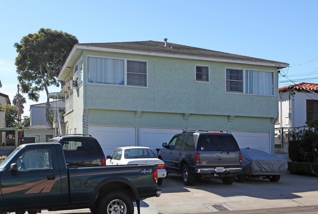 3033-3041 Fenelon St in San Diego, CA - Building Photo