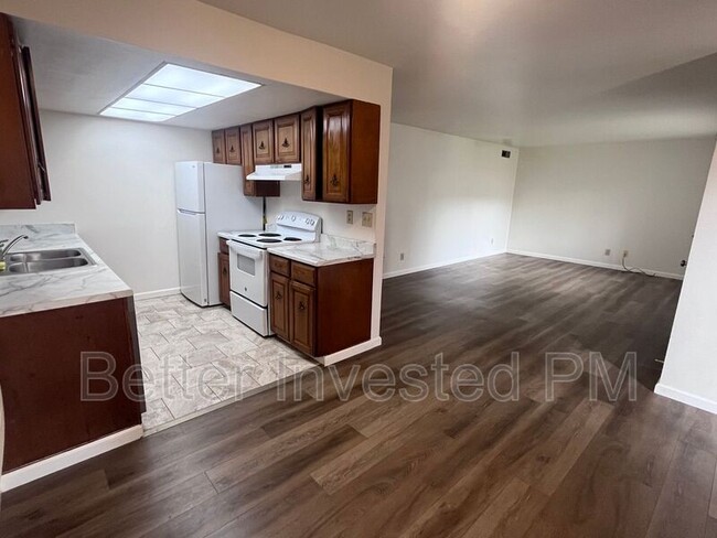 property at 857 S Oak St