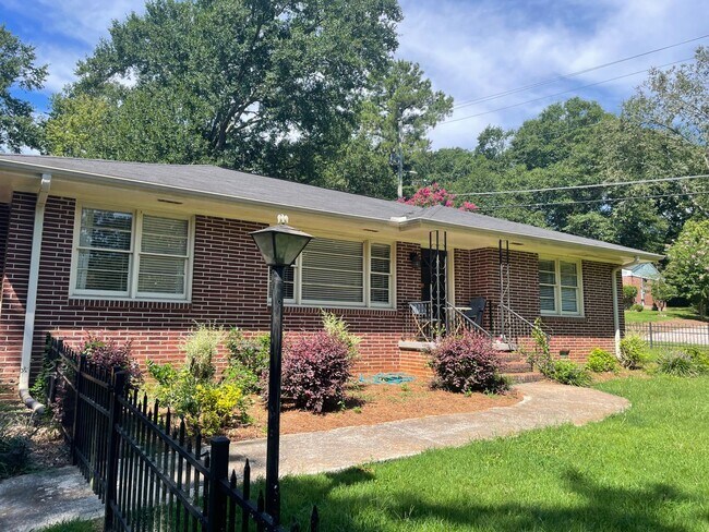 185 Crestview Cir in Athens, GA - Building Photo - Building Photo