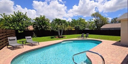 3803 Easton St in Sarasota, FL - Building Photo - Building Photo
