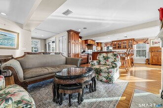 5 Middle Beach Rd in Madison, CT - Building Photo - Building Photo